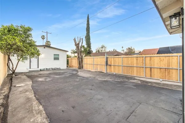 $448,999 | 1190 West 7th Street, San Bernardino, CA 92411