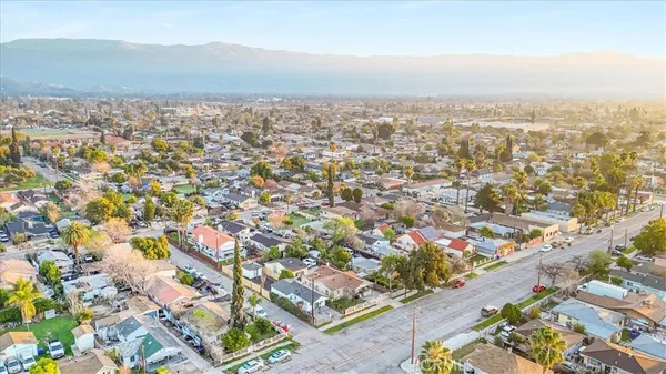 $448,999 | 1190 West 7th Street, San Bernardino, CA 92411