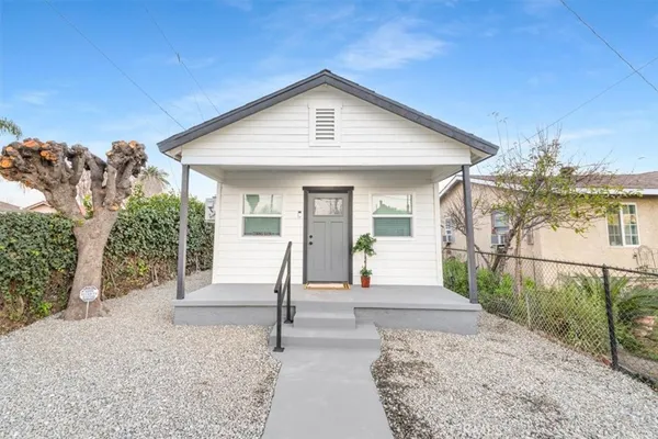 $448,999 | 1190 West 7th Street, San Bernardino, CA 92411