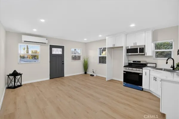 $448,999 | 1190 West 7th Street, San Bernardino, CA 92411
