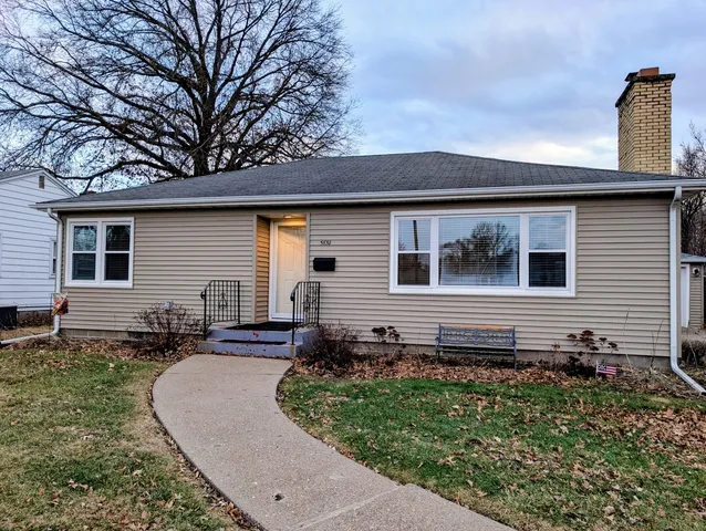 $147,900 | 3832 27th Avenue, Rock Island, IL 61201