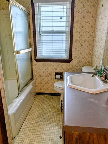 $147,900 | 3832 27th Avenue, Rock Island, IL 61201