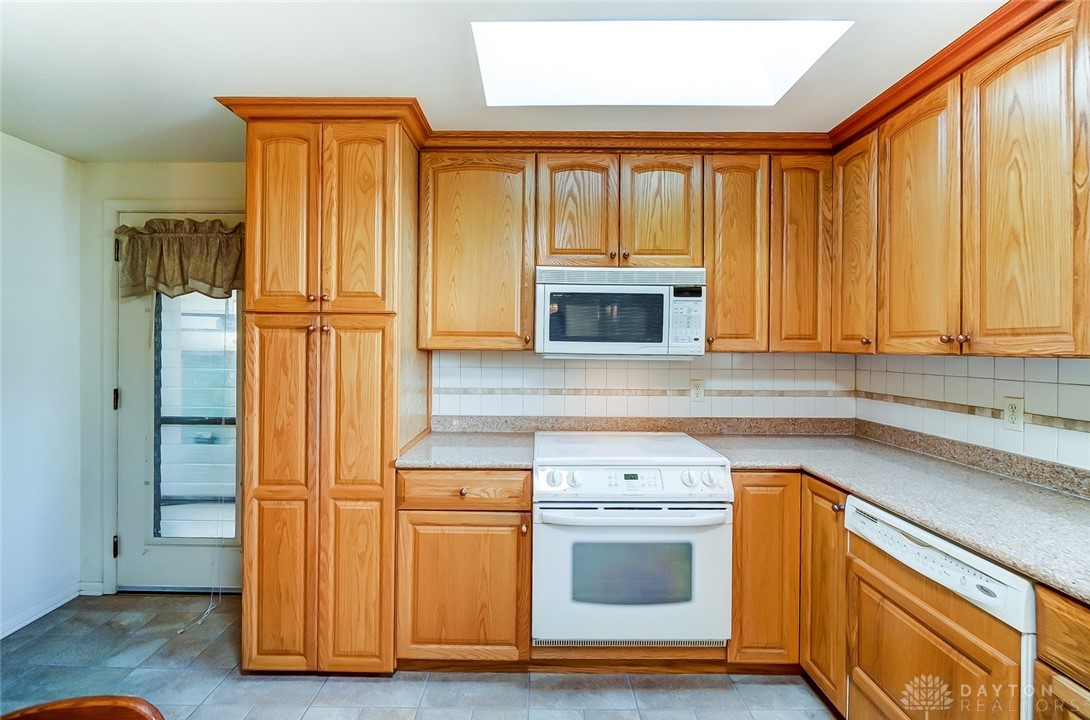 5247 West Ridgewood Road Springfield, OH 45503 - Photo 15 of 43