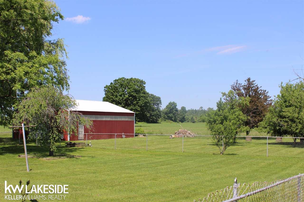 21655 Armada Center Road Armada, MI 48005 - Photo 6 of 31 31293810-5.JPG