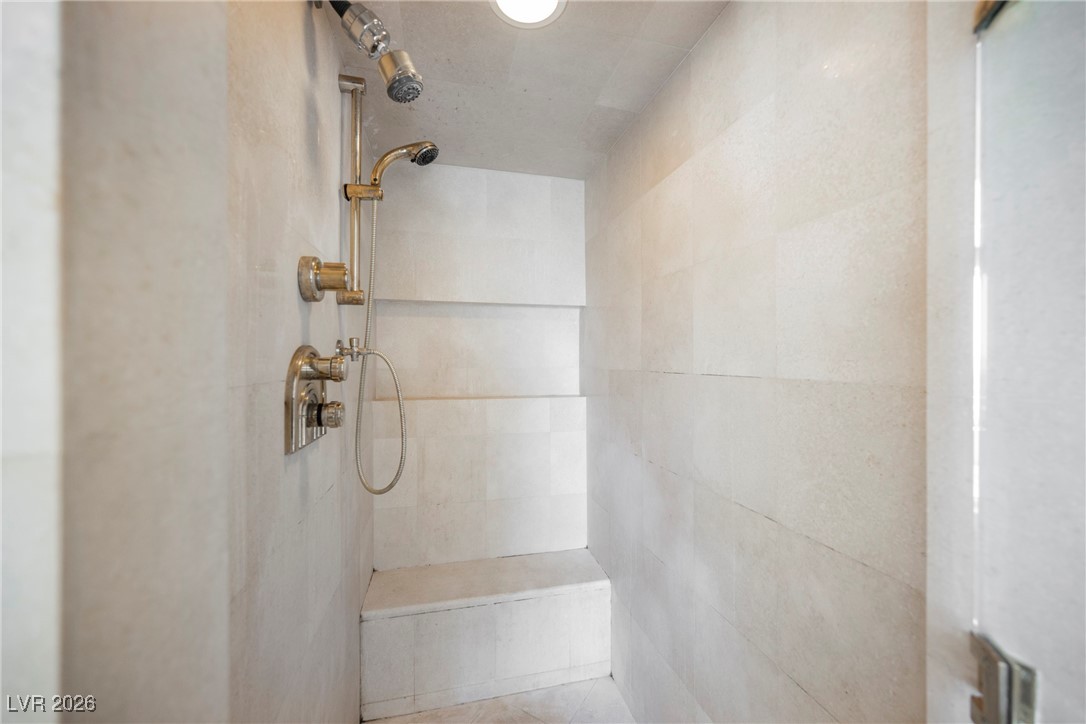 2877 Paradise Road, Unit 1604 Las Vegas, NV 89109 - Photo 27 of 47 Full bathroom with a tile shower