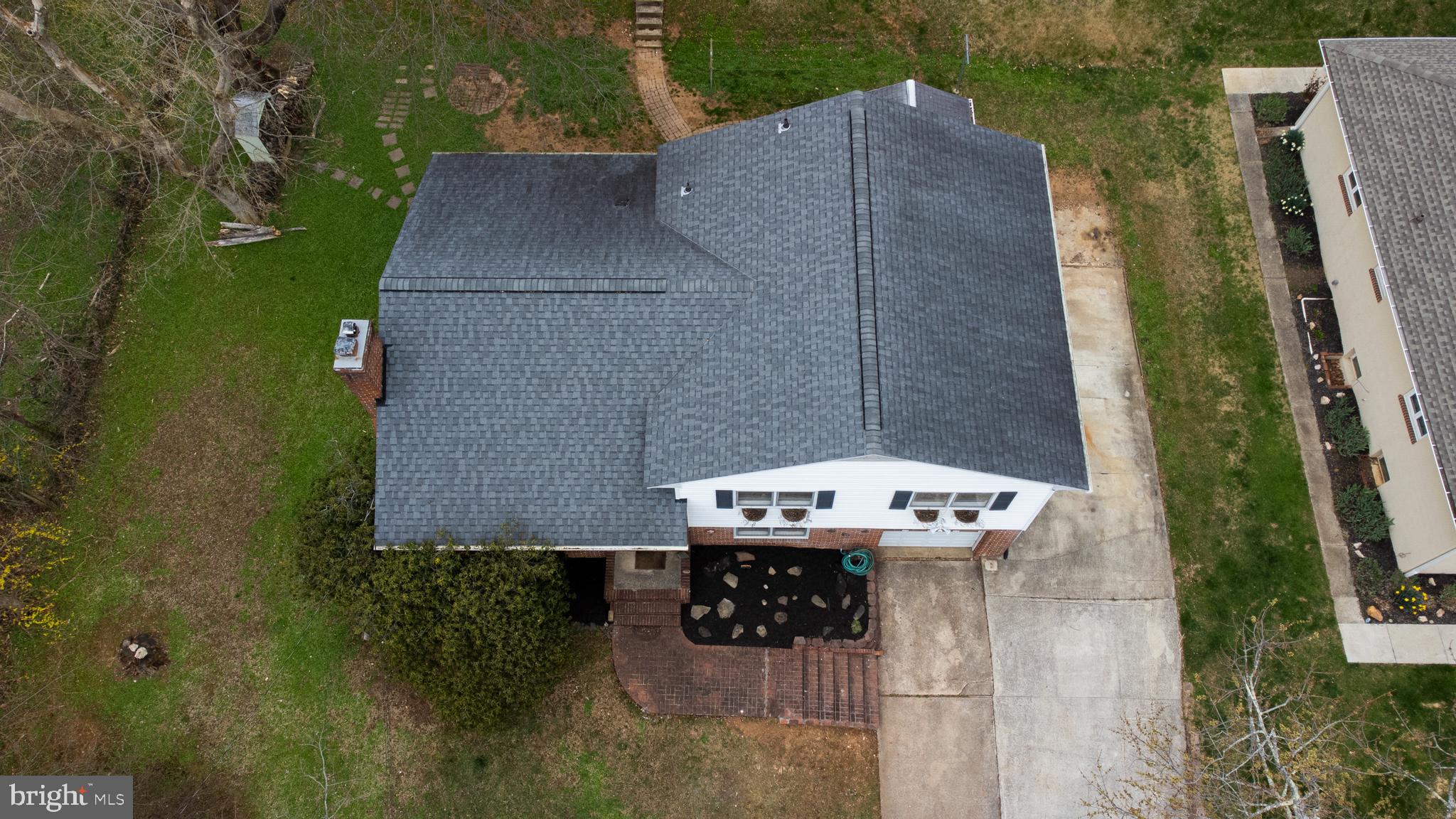 104 Hillside Road Baltimore, MD 21228 - Photo 34 of 34 an aerial view of a house with a yard