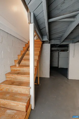 a view of utility room