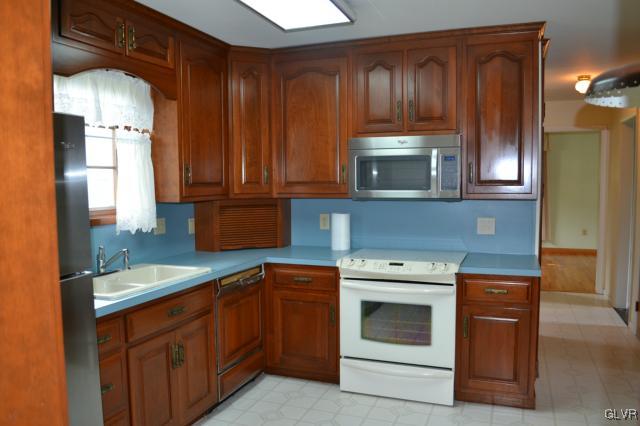 3460 Cornell Road Bethlehem, PA 18020 - Photo 5 of 18 Gallery Image 5
