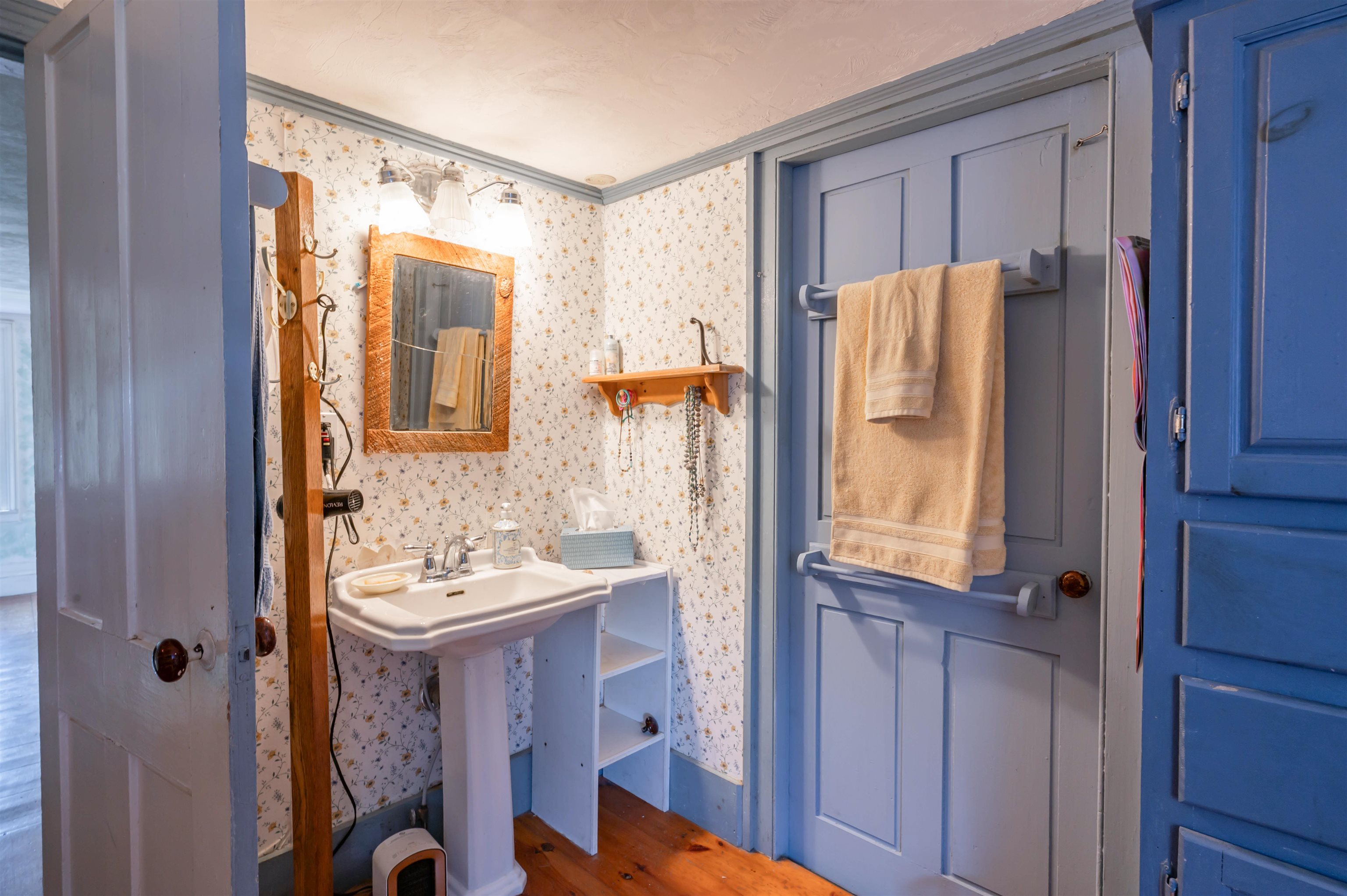 118 Broad Street Hollis, NH 03049 - Photo 19 of 40