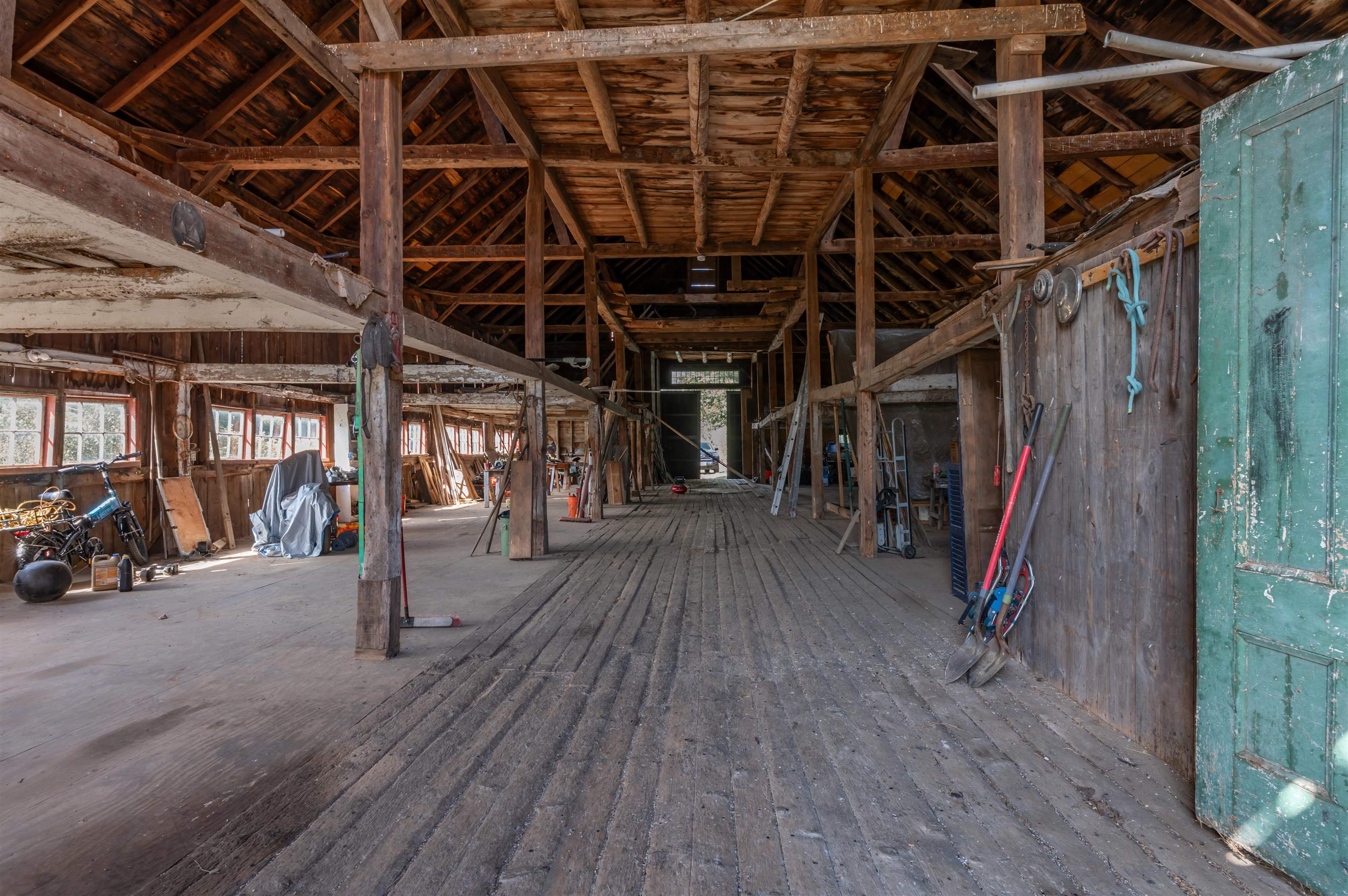 118 Broad Street Hollis, NH 03049 - Photo 27 of 40