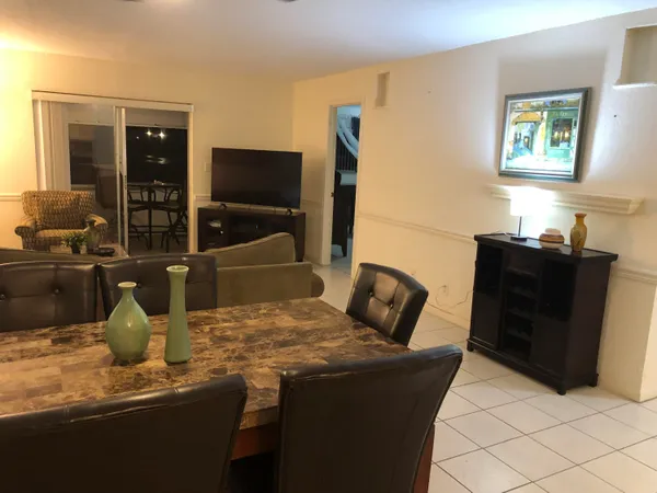 $1,800 | 421 Southwest Natura Avenue, Unit E, Deerfield Beach, FL 33441