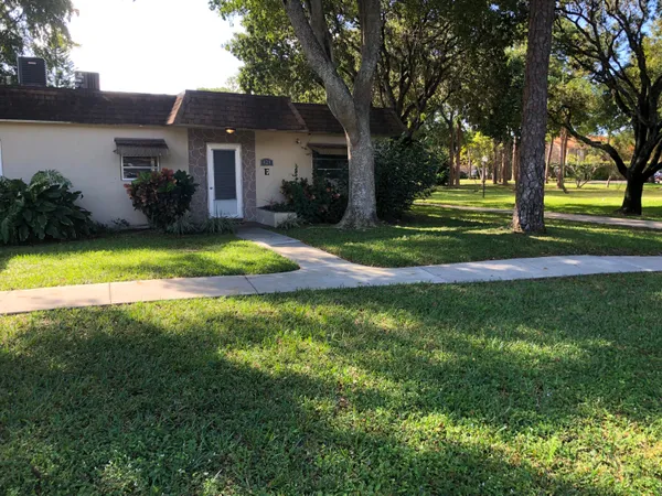 $1,800 | 421 Southwest Natura Avenue, Unit E, Deerfield Beach, FL 33441
