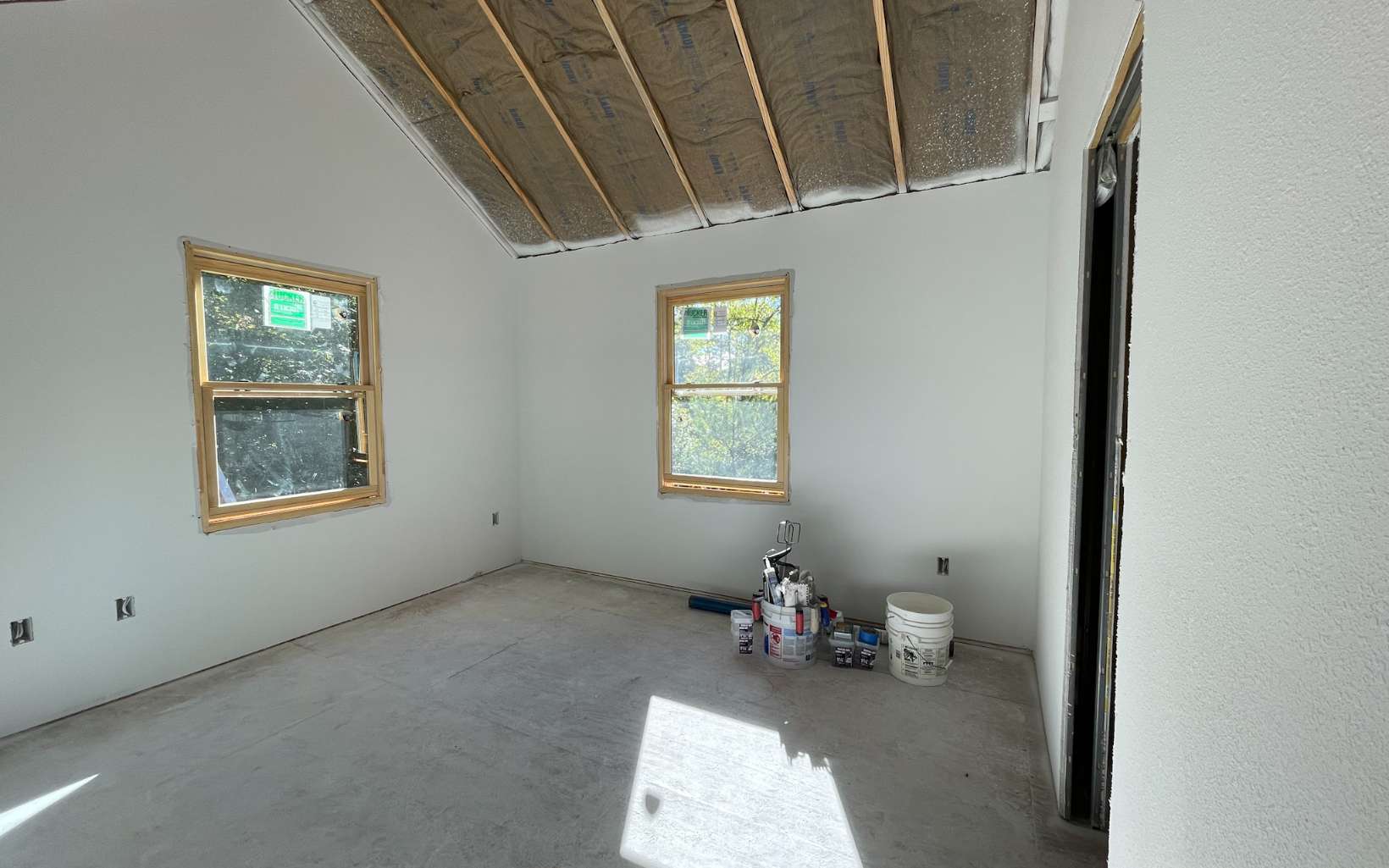 1281 Ranger Road Murphy, NC 28906 - Photo 9 of 23 a room with furniture and a window