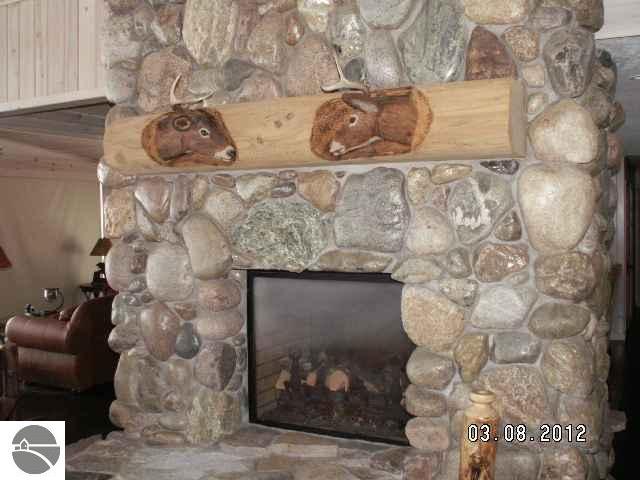 8580 Skegemog Point Road Williamsburg, MI 49690 - Photo 10 of 25 1733973-9.JPG