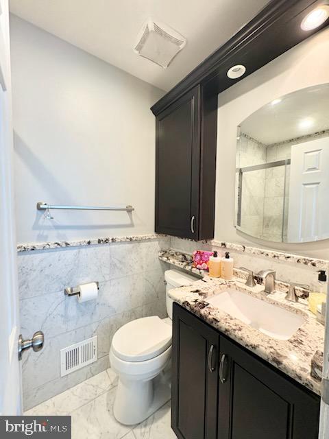 5218 Kenstan Drive Temple Hills, MD 20748 - Photo 17 of 28 Bath