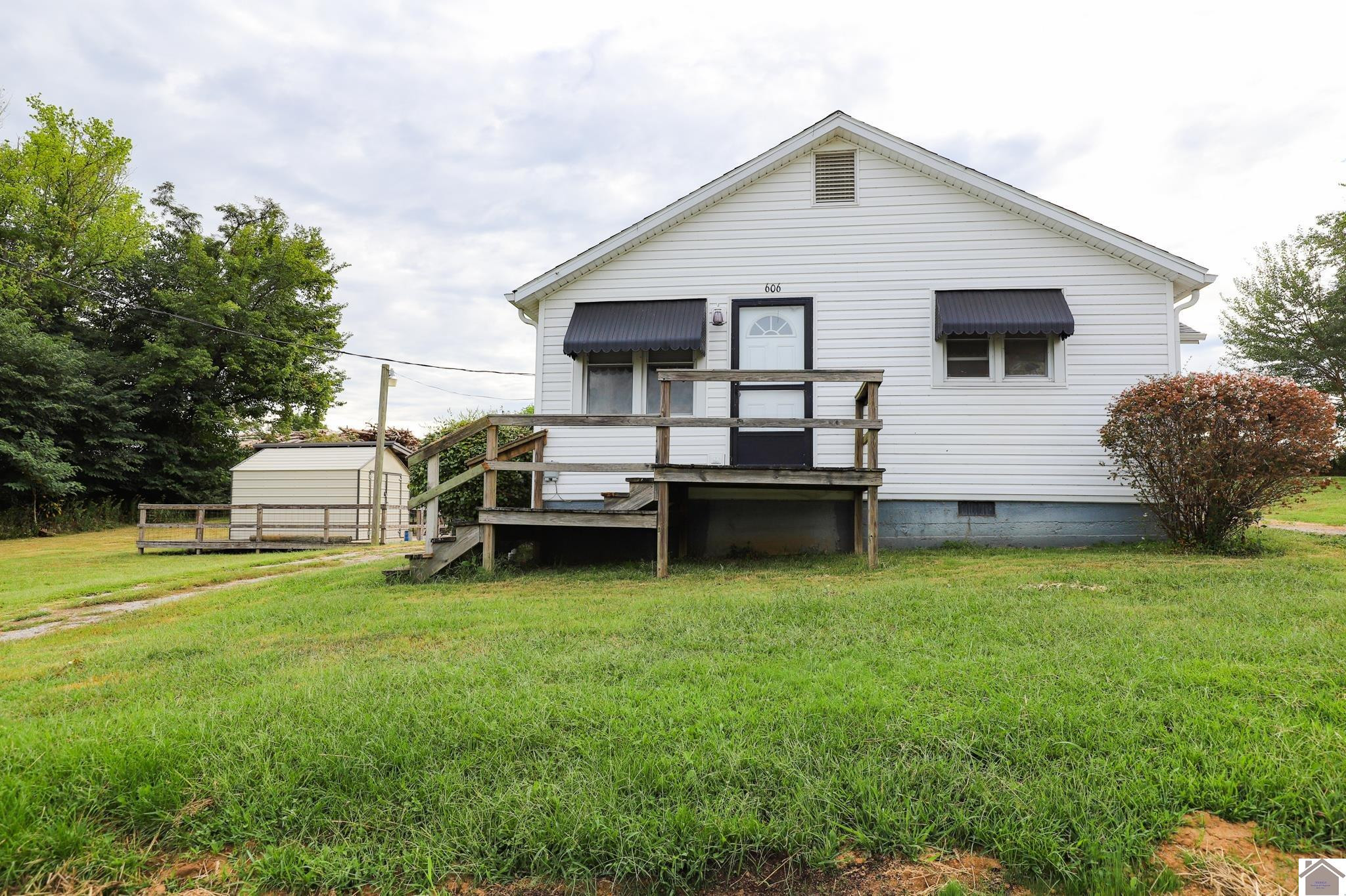606 Westvaco Road Wickliffe, KY 42087 - Photo 1 of 19 Front Exterior