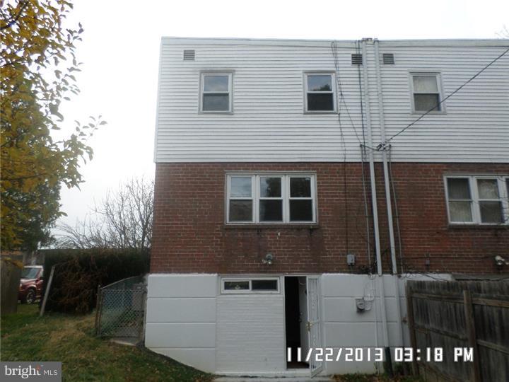 827 Selmer Road Philadelphia, PA 19116 - Photo 11 of 18 Exterior Back