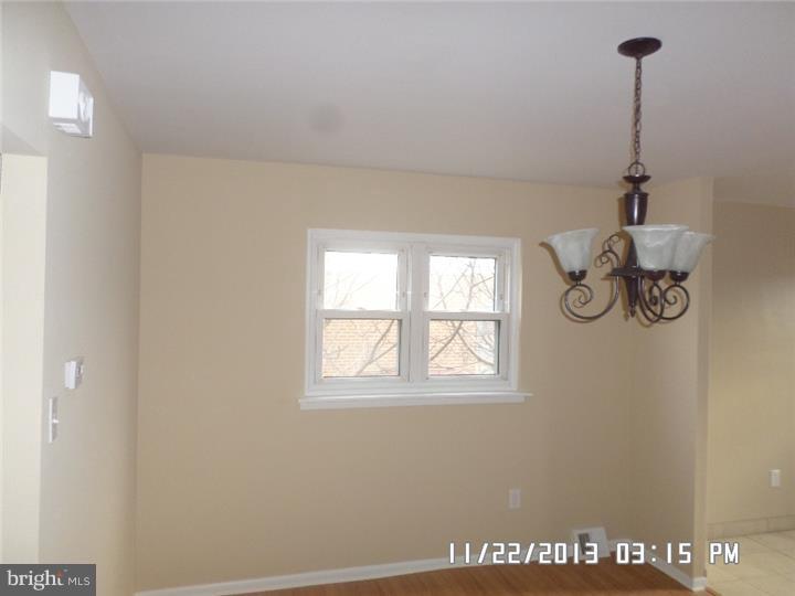 827 Selmer Road Philadelphia, PA 19116 - Photo 3 of 18 Dining Room