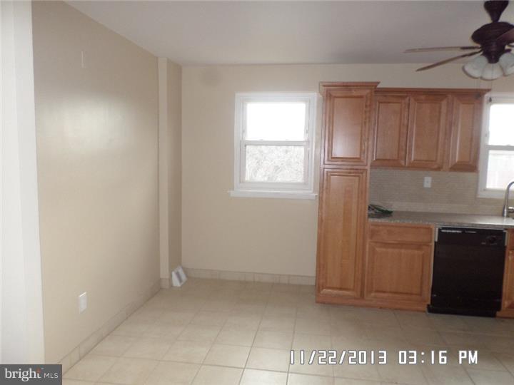 827 Selmer Road Philadelphia, PA 19116 - Photo 5 of 18 Kitchen