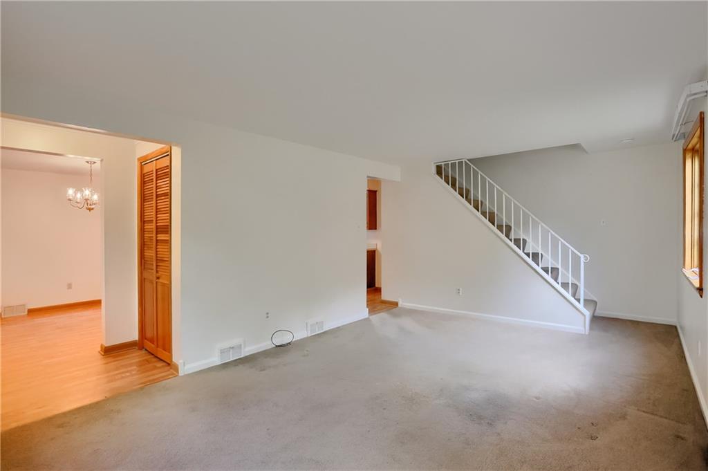 228 Parkedge Road Pittsburgh, PA 15220 - Photo 10 of 35 Gallery Image 10