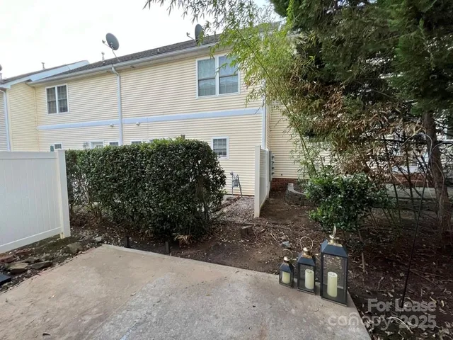 $1,600 | 7014 Elm Hill Court, Charlotte, NC 28217