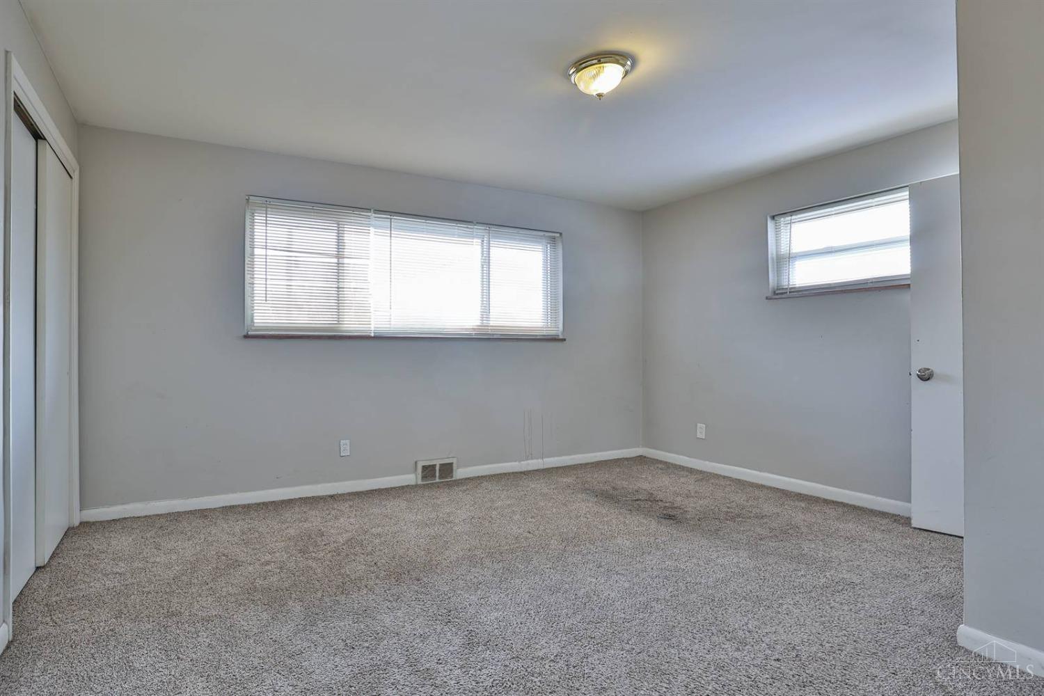 2079 Ebenezer Road Cincinnati, OH 45233 - Photo 13 of 33