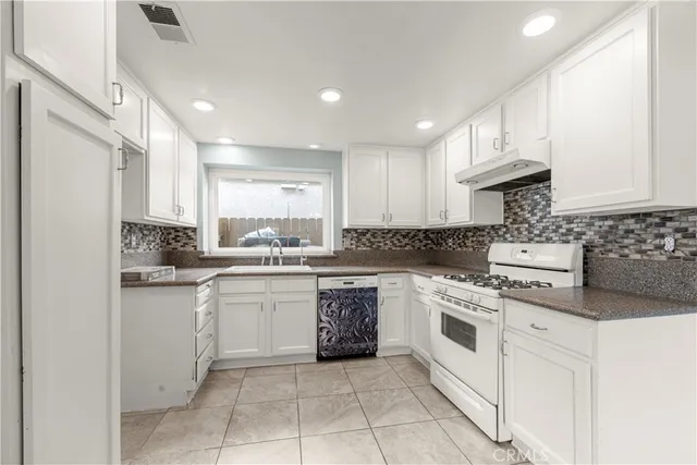 $499,000 | 881 South Lamarr Street, Rialto, CA 92376