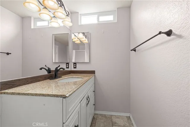 $499,000 | 881 South Lamarr Street, Rialto, CA 92376