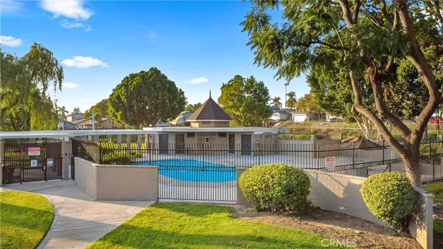 $499,000 | 881 South Lamarr Street, Rialto, CA 92376