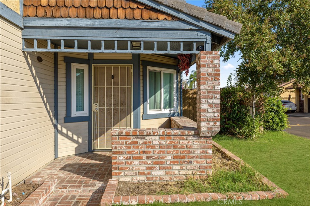881 South Lamarr Street Rialto, CA 92376 - Photo 8 of 54