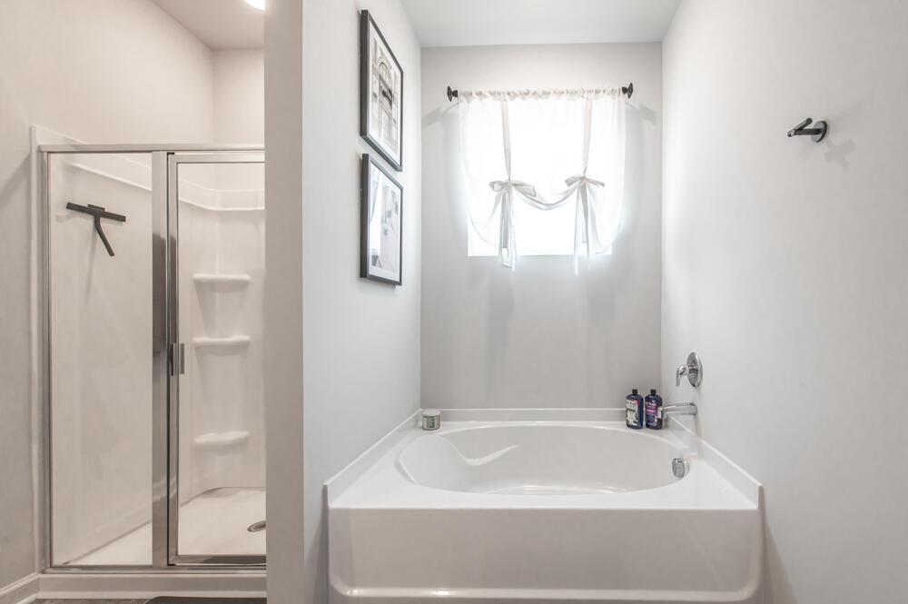 1283 Admiral Avenue Grovetown, GA 30813 - Photo 11 of 22 Soaking Tub & Walk-in Shower!