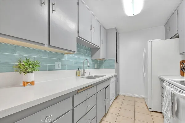 $1,900 | 3565 Linden Avenue, Unit 226, Long Beach, CA 90807