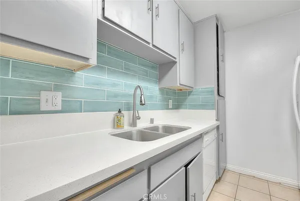 $1,900 | 3565 Linden Avenue, Unit 226, Long Beach, CA 90807