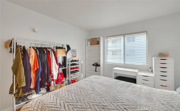 $1,900 | 3565 Linden Avenue, Unit 226, Long Beach, CA 90807