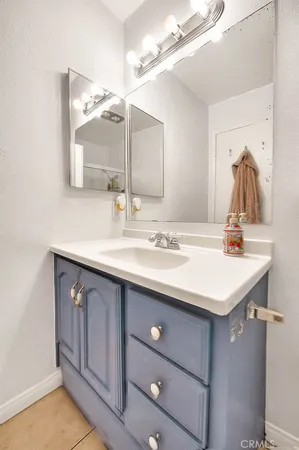 $1,900 | 3565 Linden Avenue, Unit 226, Long Beach, CA 90807