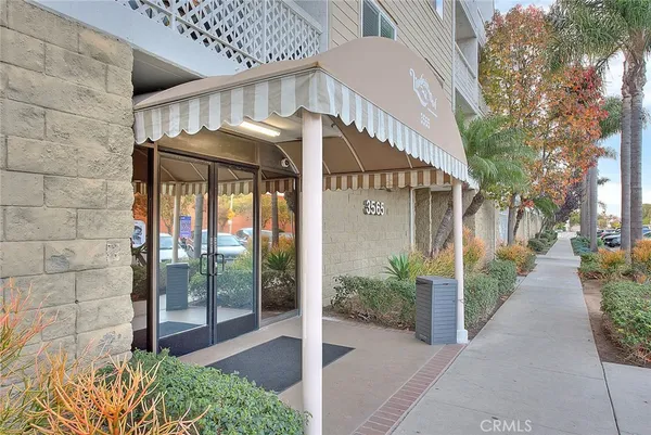 $1,900 | 3565 Linden Avenue, Unit 226, Long Beach, CA 90807