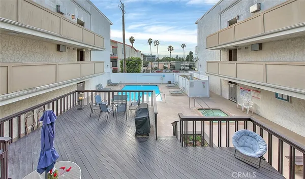 $1,900 | 3565 Linden Avenue, Unit 226, Long Beach, CA 90807