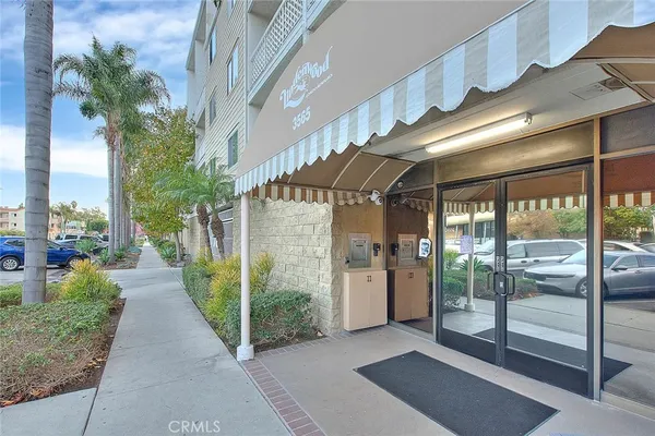 $1,900 | 3565 Linden Avenue, Unit 226, Long Beach, CA 90807