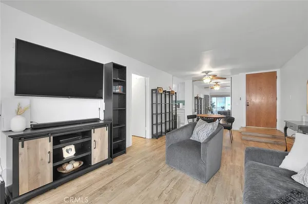 $1,900 | 3565 Linden Avenue, Unit 226, Long Beach, CA 90807