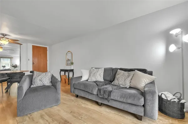 $1,900 | 3565 Linden Avenue, Unit 226, Long Beach, CA 90807