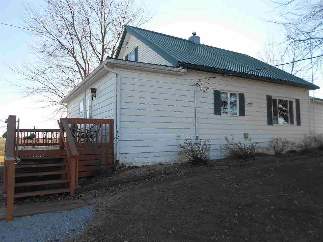 1825 Sweetland Road Muscatine, IA 52761 - Photo 2 of 10 Gallery Image 2
