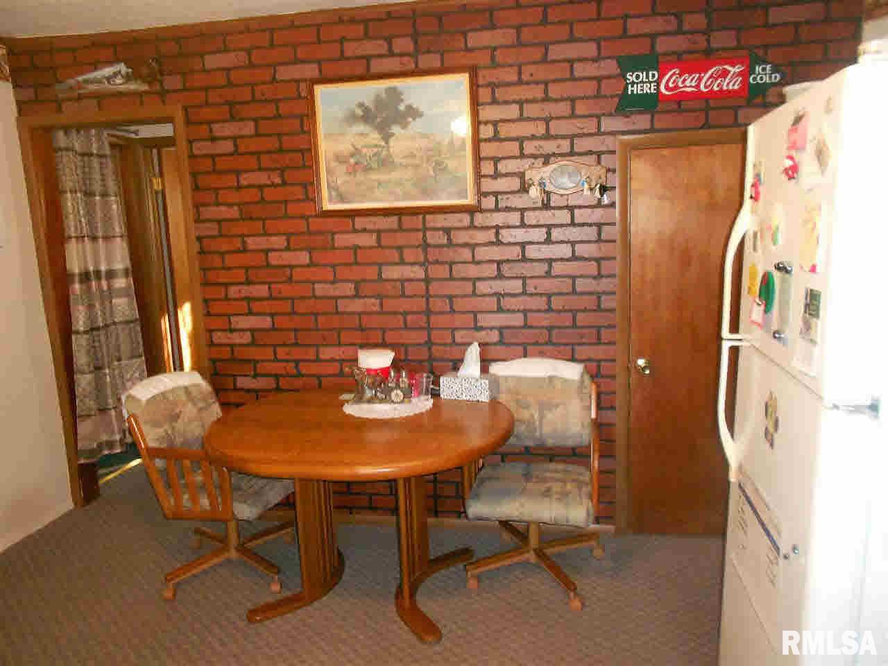 1825 Sweetland Road Muscatine, IA 52761 - Photo 8 of 10 Gallery Image 8