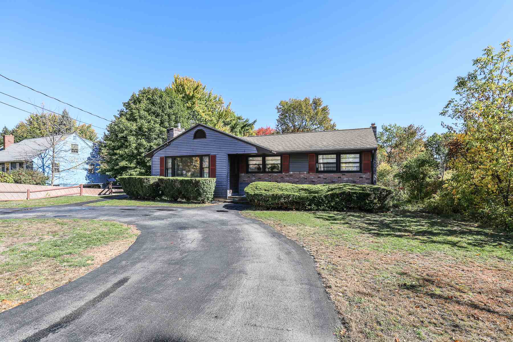 2 Thompson Road Nashua, NH 03060 - Photo 2 of 30 Gallery Image 2