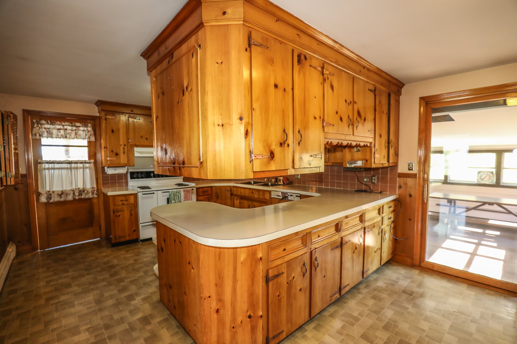 2 Thompson Road Nashua, NH 03060 - Photo 12 of 30 Gallery Image 12