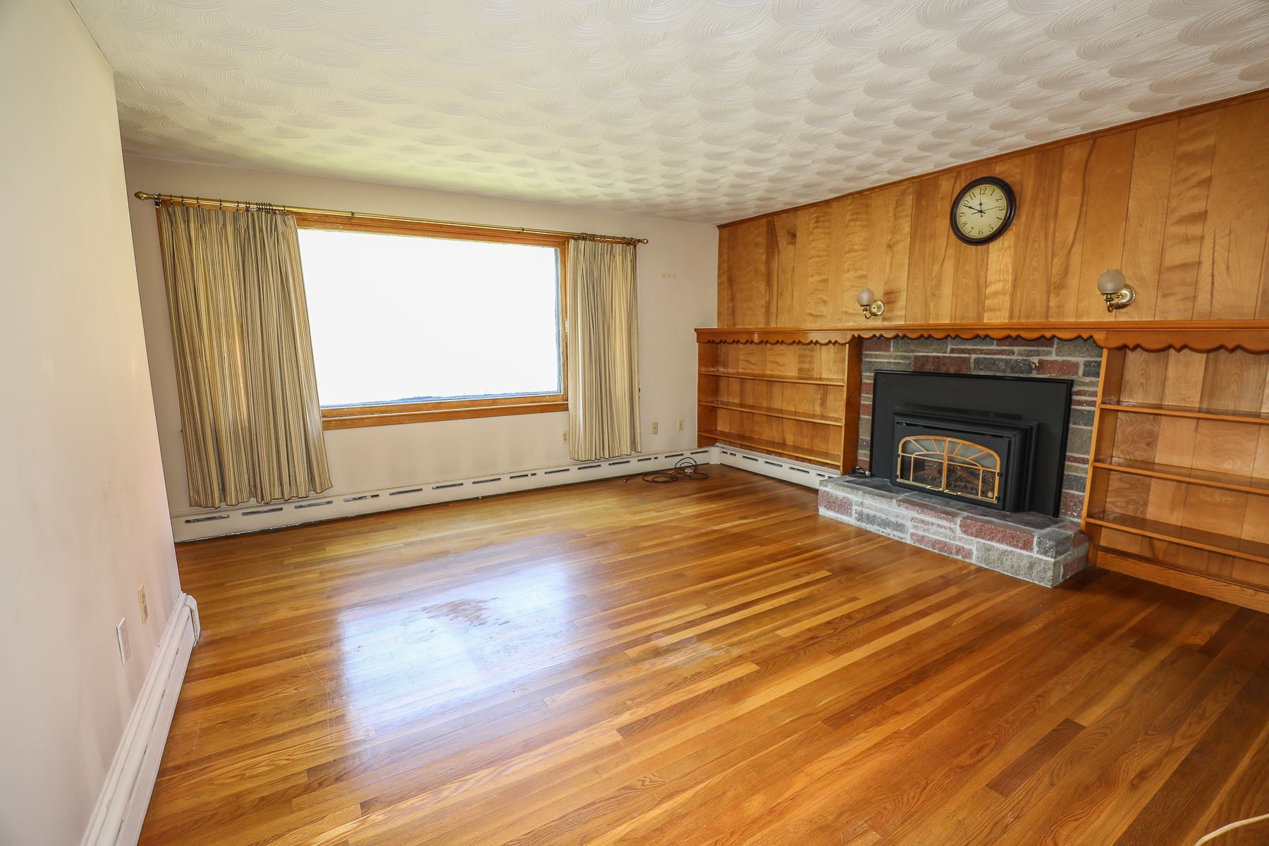 2 Thompson Road Nashua, NH 03060 - Photo 14 of 30 Gallery Image 14
