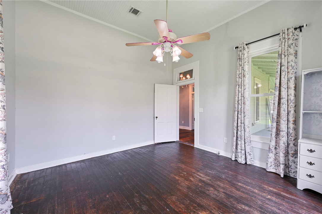 326 5th Street Somerville, TX 77879 - Photo 9 of 25
