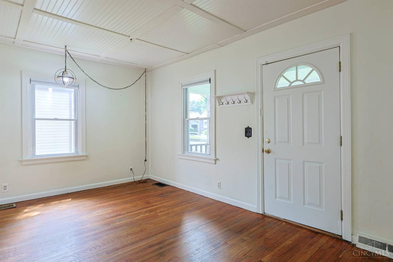 6648 Foster Avenue Cincinnati, OH 45230 - Photo 5 of 42