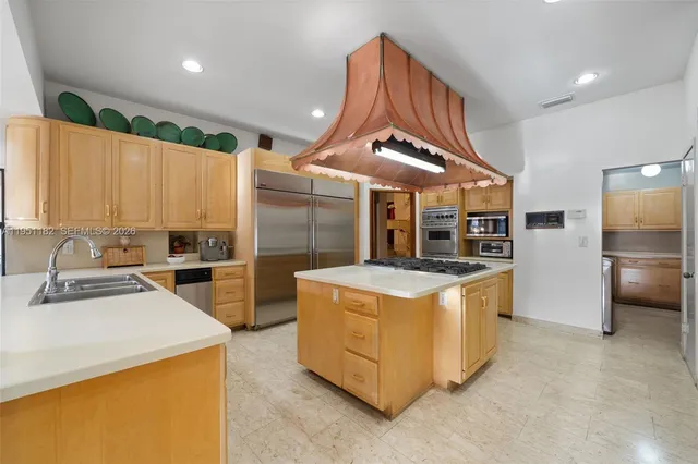 $8,250,000 | 6636 Riviera Drive, Coral Gables, FL 33146