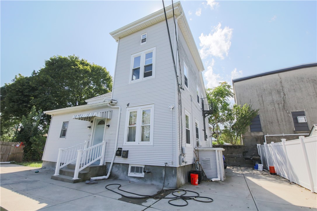 182 High Street Pawtucket, RI 02860 - Photo 3 of 33