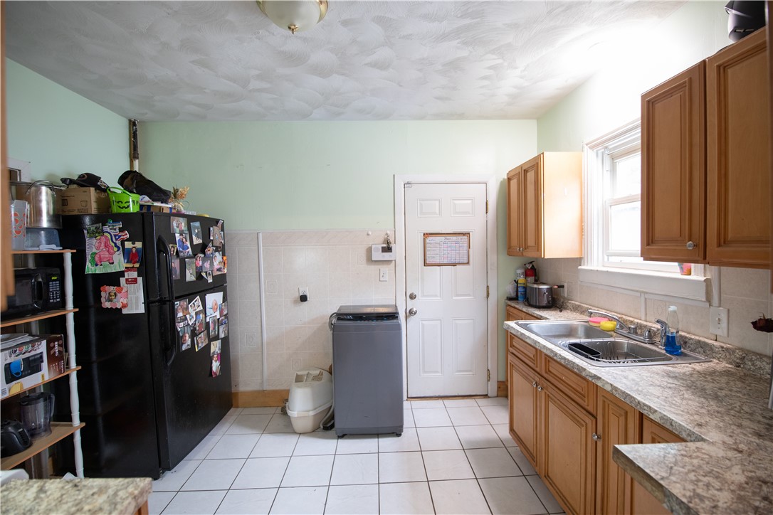 182 High Street Pawtucket, RI 02860 - Photo 9 of 33